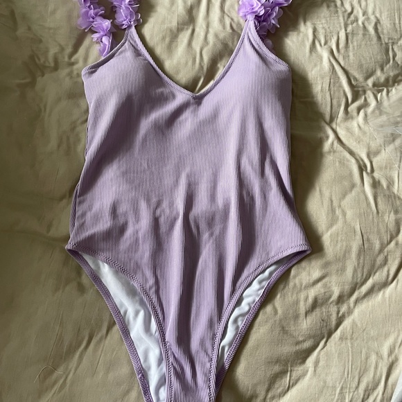 Bathing suit - Picture 4 of 6